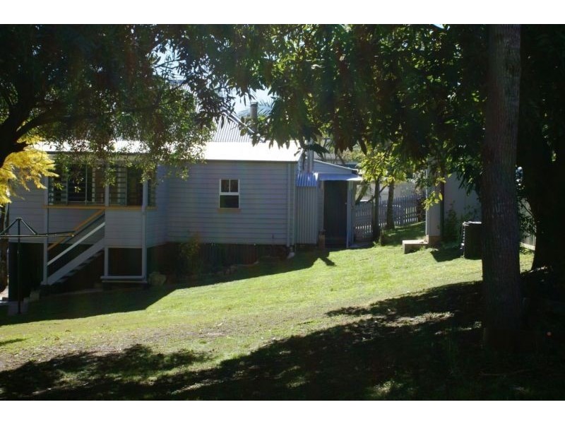 27 Clay Street, Ipswich QLD 4305