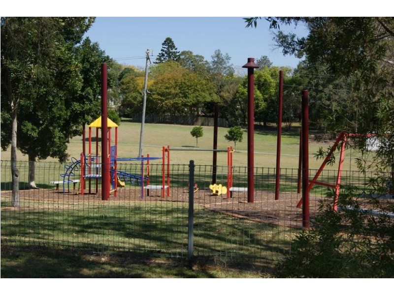 62 Dudleigh Street, North Booval QLD 4304