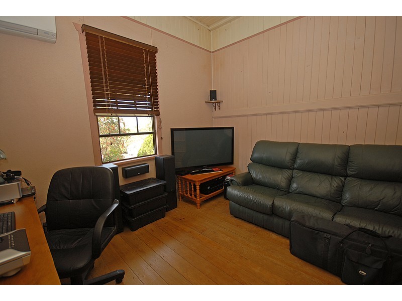 16 Simpson Street, North Ipswich QLD 4305