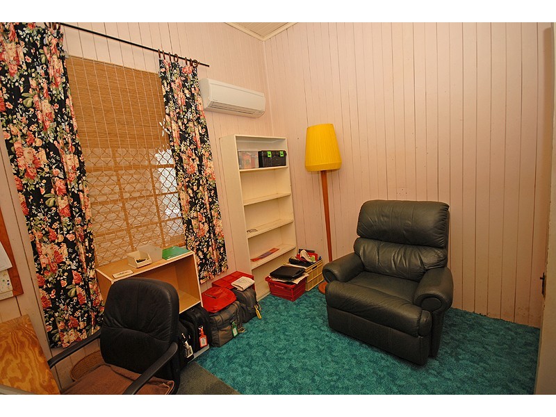 16 Simpson Street, North Ipswich QLD 4305