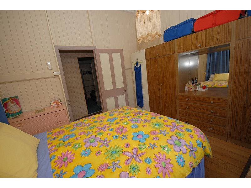 16 Simpson Street, North Ipswich QLD 4305