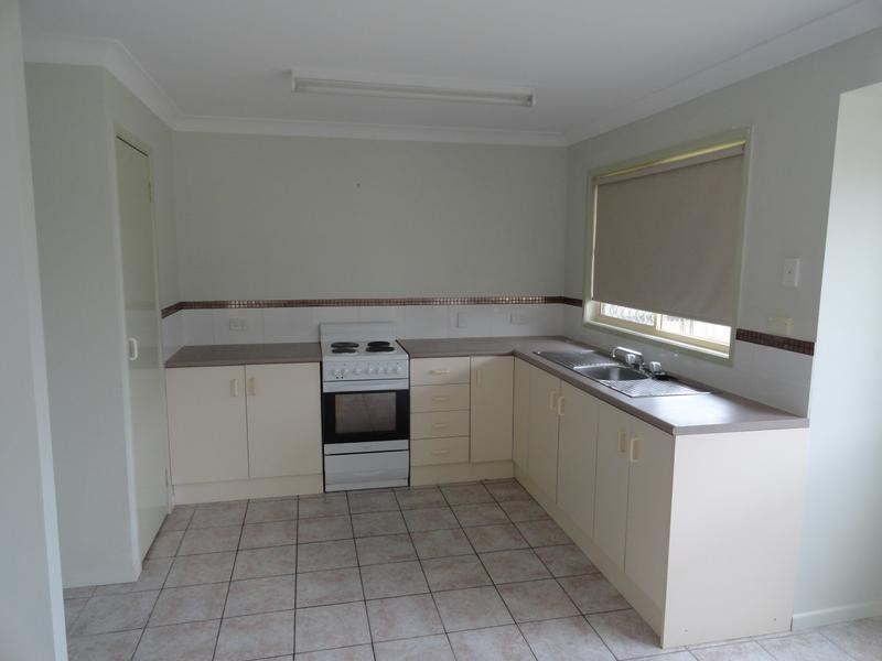 3 Diane Court, North Booval QLD 4304