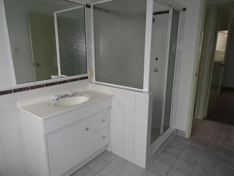 3 Diane Court, North Booval QLD 4304