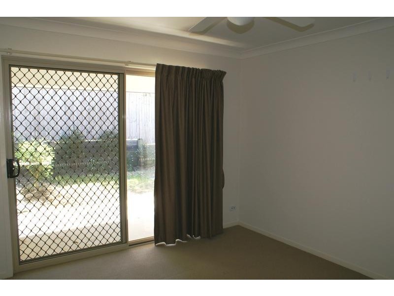 2/8a Wyman Street, Brassall QLD 4305