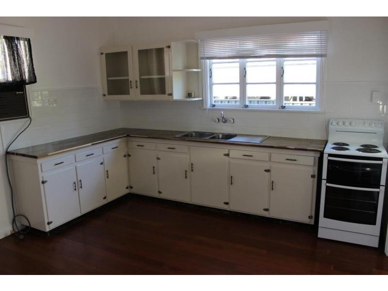 12 Gladstone Road, Sadliers Crossing QLD 4305