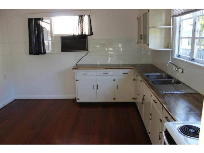 12 Gladstone Road, Sadliers Crossing QLD 4305