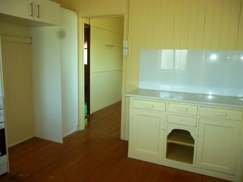25 The Terrace, North Ipswich QLD 4305