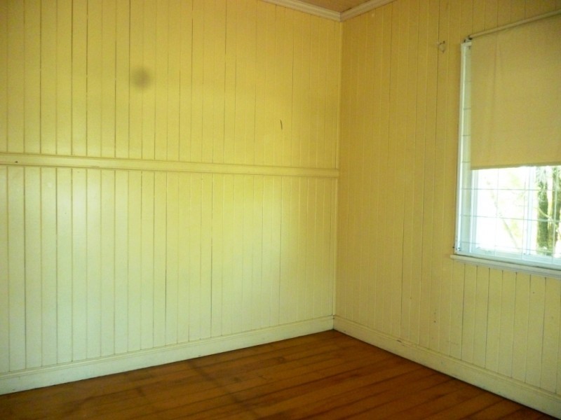 25 The Terrace, North Ipswich QLD 4305