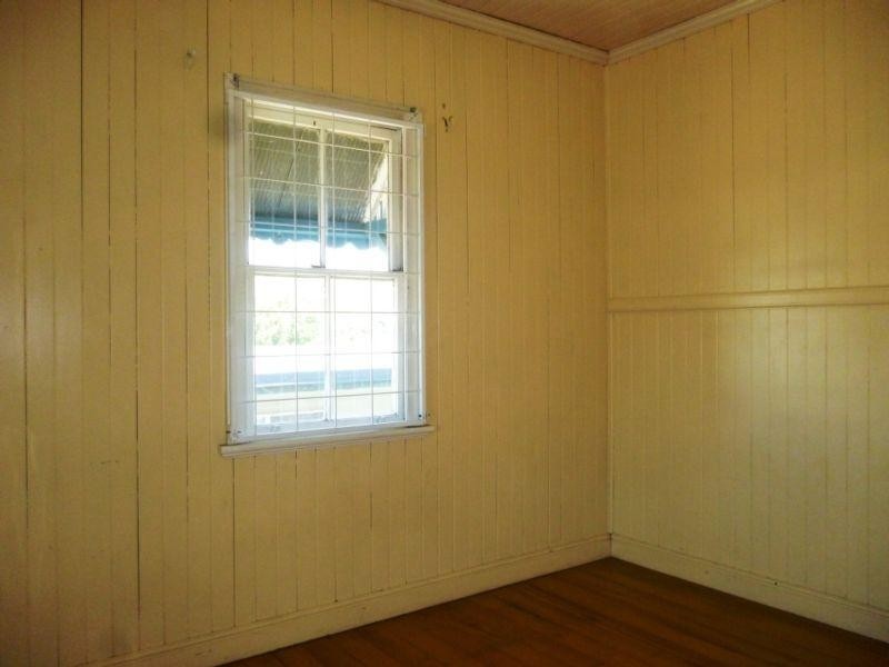 25 The Terrace, North Ipswich QLD 4305