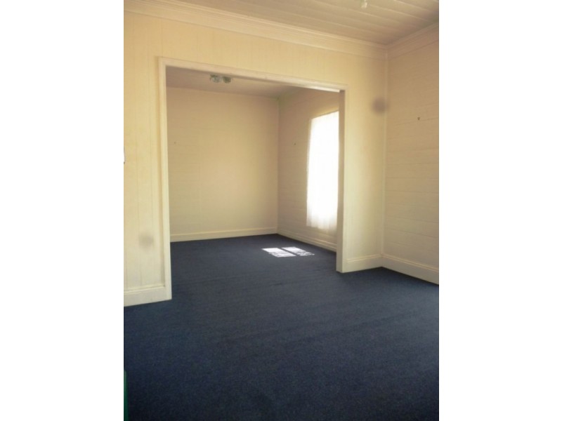 3 Liverpool Street, North Ipswich QLD 4305