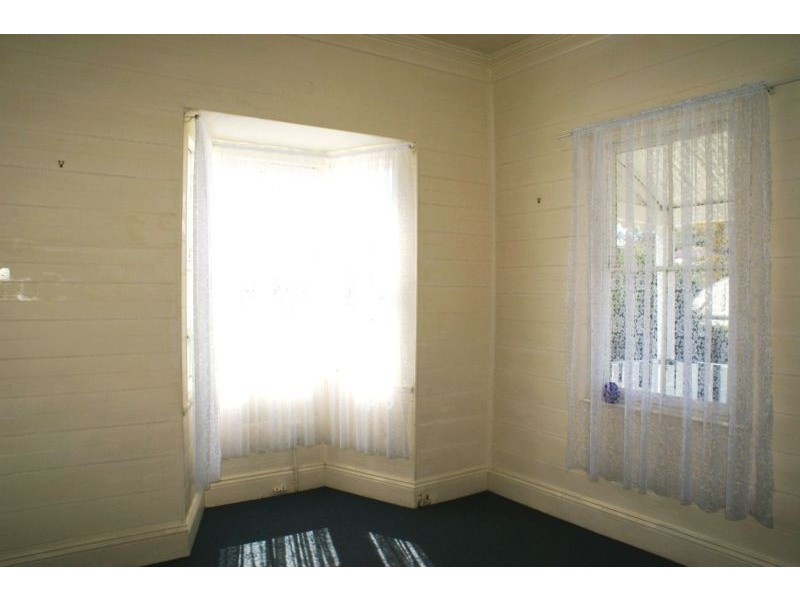 3 Liverpool Street, North Ipswich QLD 4305
