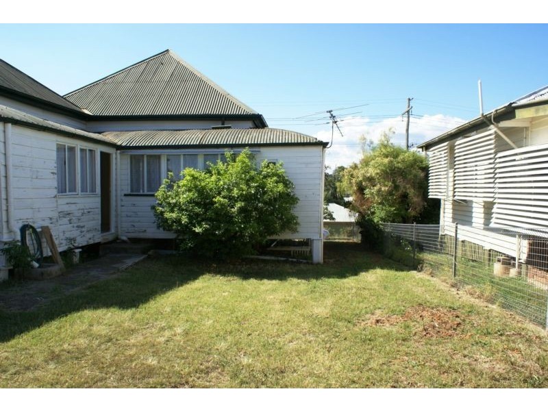 3 Liverpool Street, North Ipswich QLD 4305