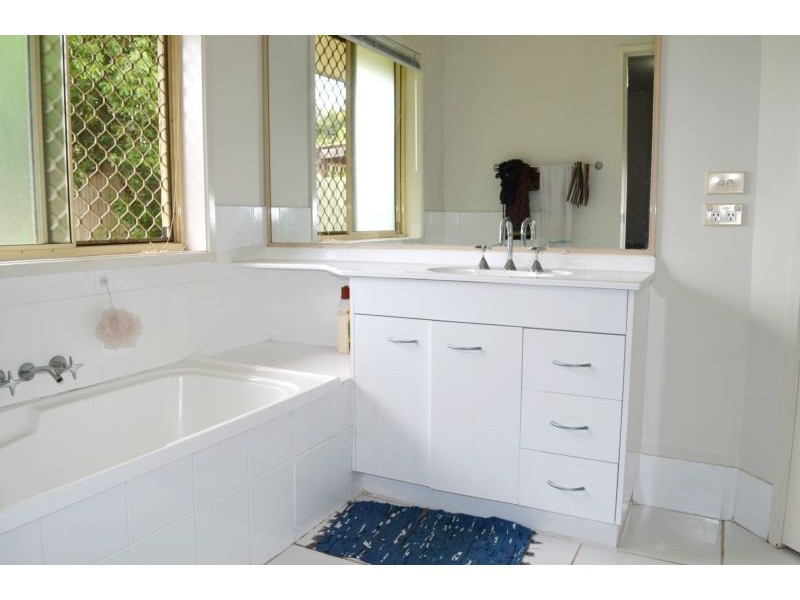 1/15 Cambridge Street, Silkstone QLD 4304