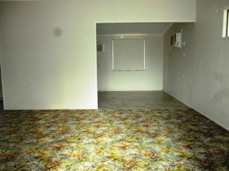 110 Raceview Street, Raceview QLD 4305