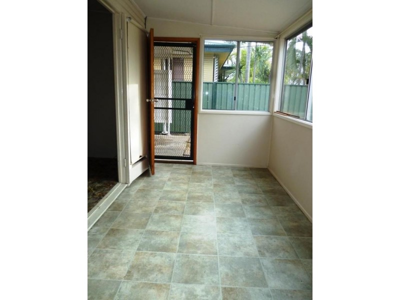 110 Raceview Street, Raceview QLD 4305