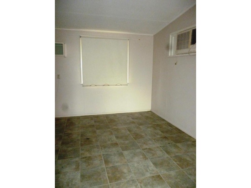 110 Raceview Street, Raceview QLD 4305