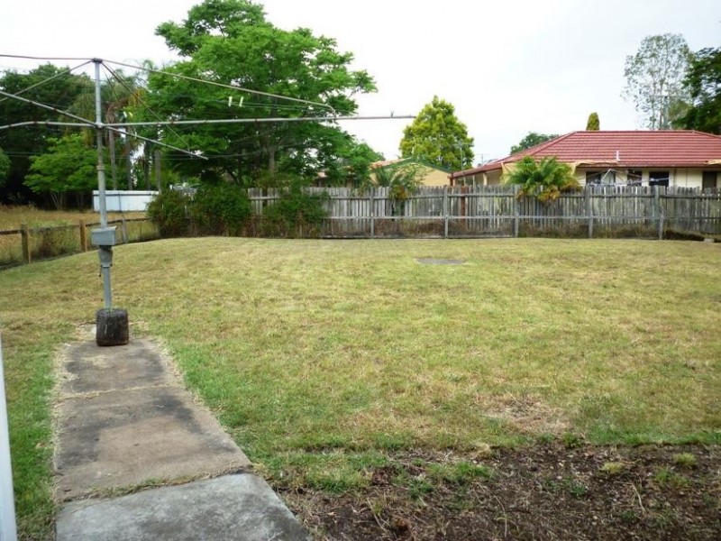 110 Raceview Street, Raceview QLD 4305