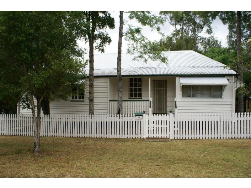 18 Teape Street, Silkstone QLD 4304