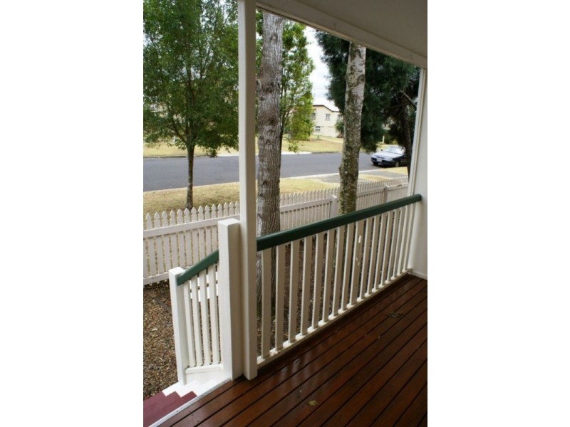 18 Teape Street, Silkstone QLD 4304