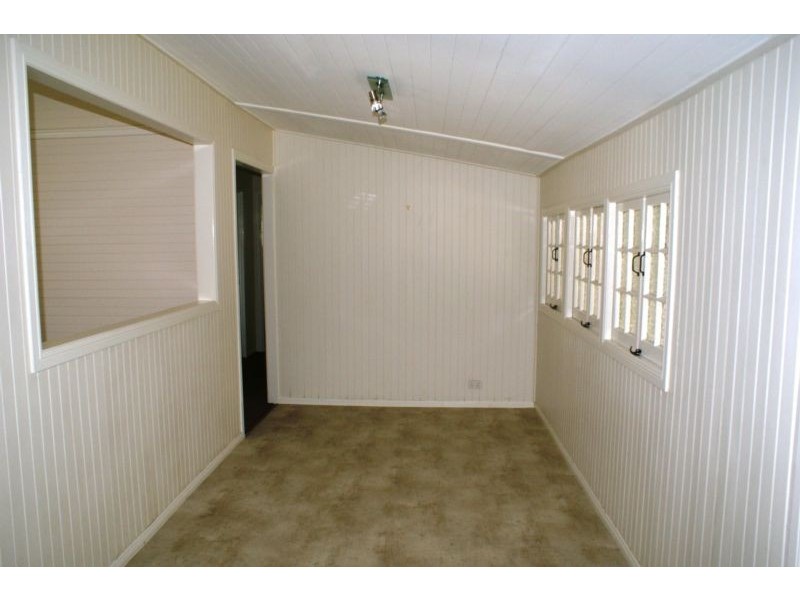 18 Teape Street, Silkstone QLD 4304