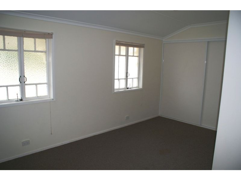 18 Teape Street, Silkstone QLD 4304