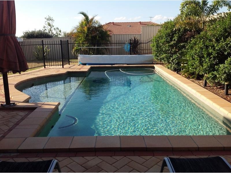 6 Regency Grove, Flinders View QLD 4305