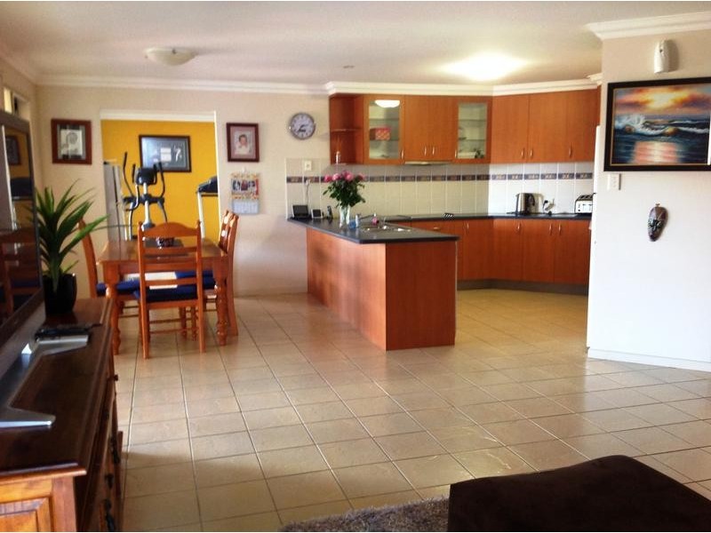 6 Regency Grove, Flinders View QLD 4305