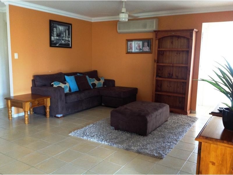 6 Regency Grove, Flinders View QLD 4305