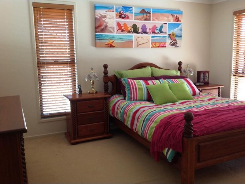 6 Regency Grove, Flinders View QLD 4305
