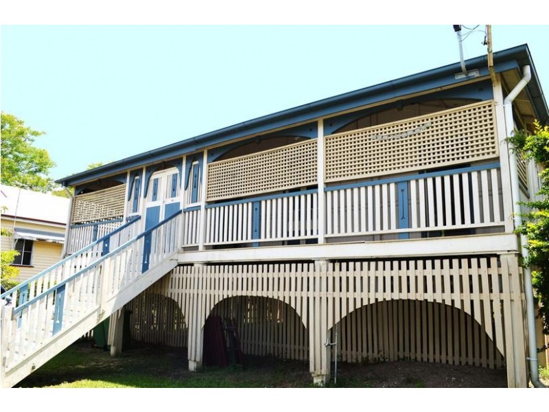 100 Blackstone Road, Silkstone QLD 4304