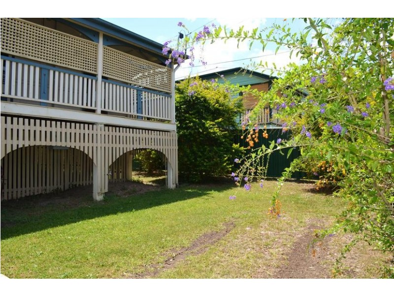 100 Blackstone Road, Silkstone QLD 4304