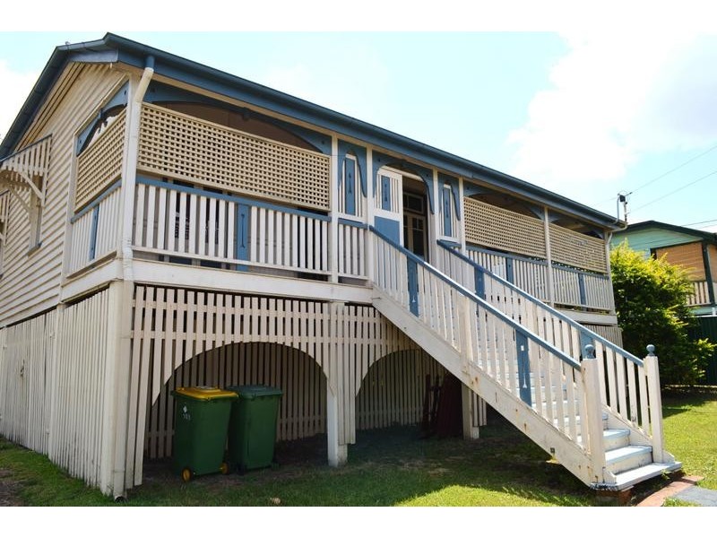 100 Blackstone Road, Silkstone QLD 4304