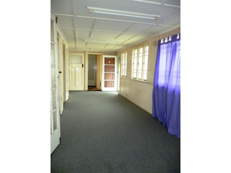 2/74 Glebe Road, Newtown QLD 4305