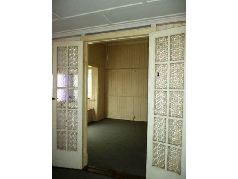 2/74 Glebe Road, Newtown QLD 4305