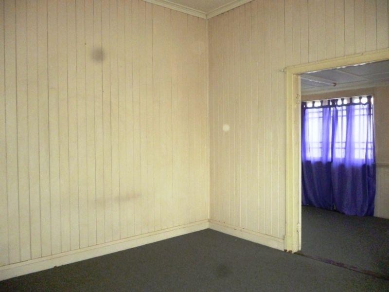 2/74 Glebe Road, Newtown QLD 4305