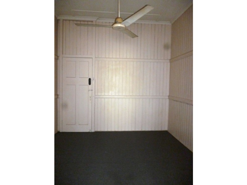 2/74 Glebe Road, Newtown QLD 4305