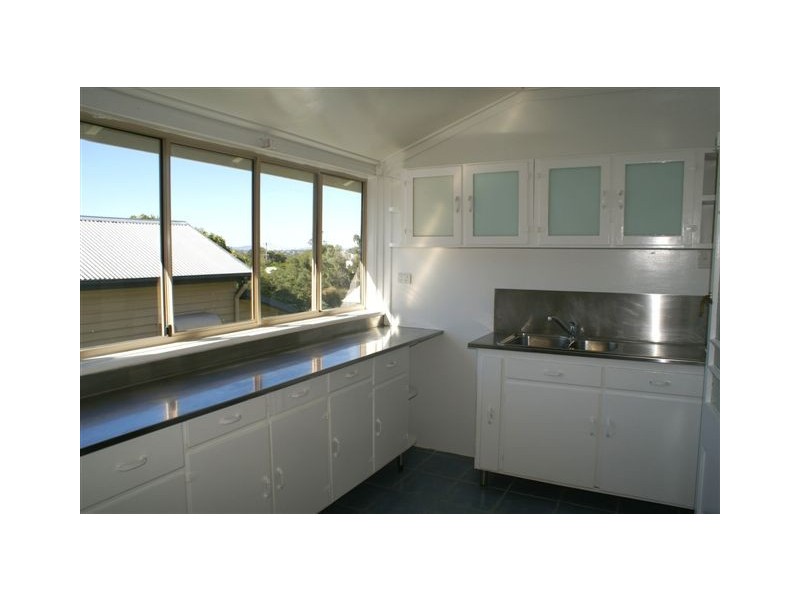 39 Hill Street, North Ipswich QLD 4305