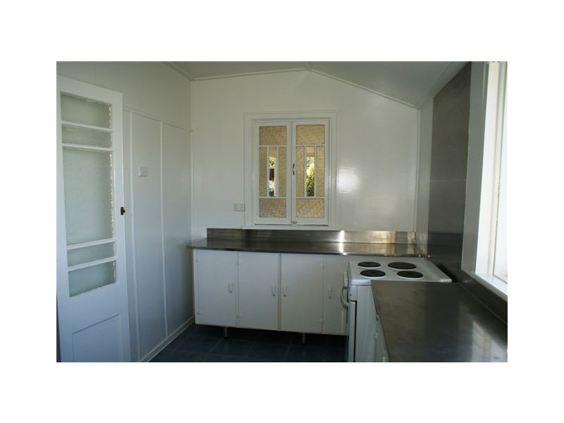 39 Hill Street, North Ipswich QLD 4305