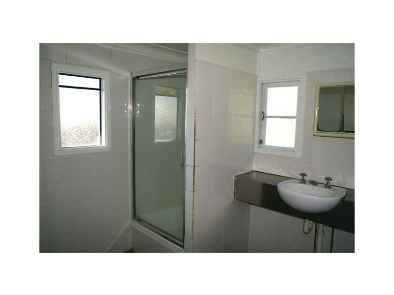 39 Hill Street, North Ipswich QLD 4305