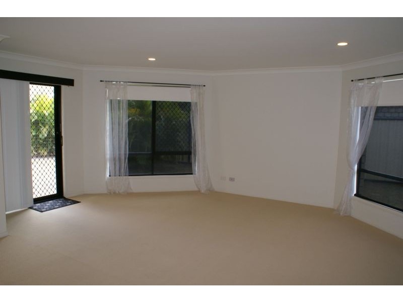 5 Varley Street, Lowood QLD 4311