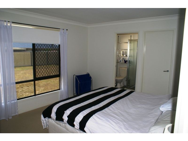 5 Varley Street, Lowood QLD 4311