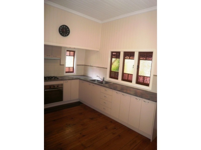4 Ferguson Street, North Ipswich QLD 4305