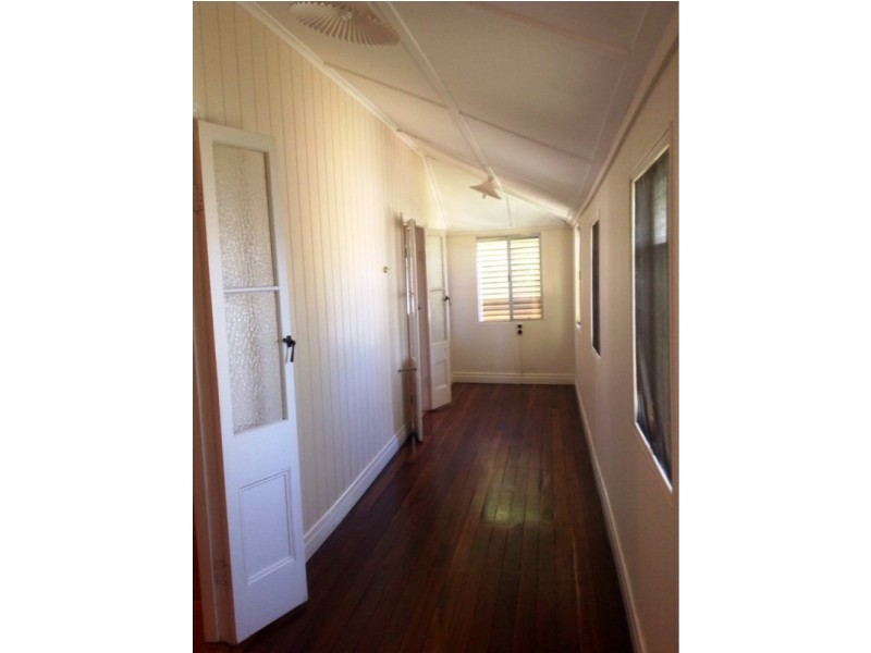 4 Ferguson Street, North Ipswich QLD 4305