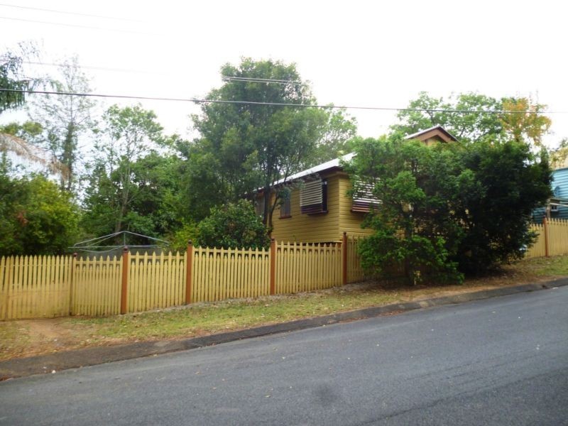 4 Ferguson Street, North Ipswich QLD 4305