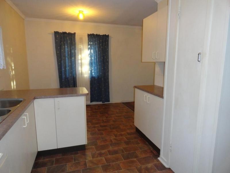 10 Flinders Drive, Leichhardt QLD 4305
