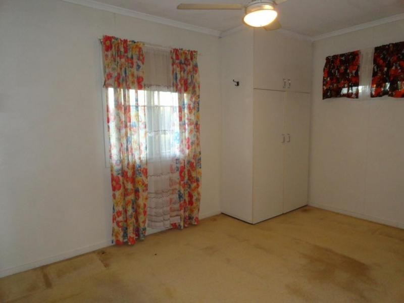 10 Flinders Drive, Leichhardt QLD 4305
