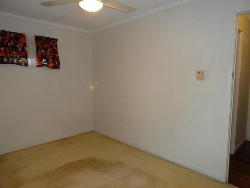 10 Flinders Drive, Leichhardt QLD 4305