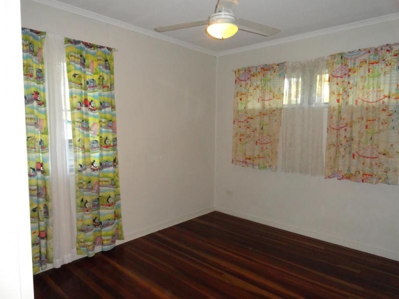 10 Flinders Drive, Leichhardt QLD 4305