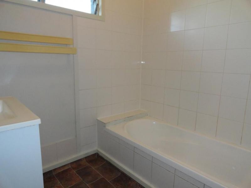 10 Flinders Drive, Leichhardt QLD 4305