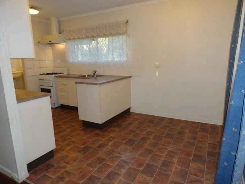 10 Flinders Drive, Leichhardt QLD 4305